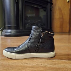 Women's Gentle Souls by Kenneth Cole Leather ankle sneaker boot shoe Size 5.5